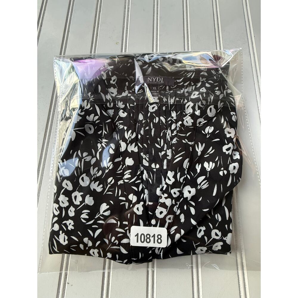 NYDJ Women’s XL Black White Floral Blouse 3/4 Sleeve Pleated Tunic Top - Picture 9 of 9